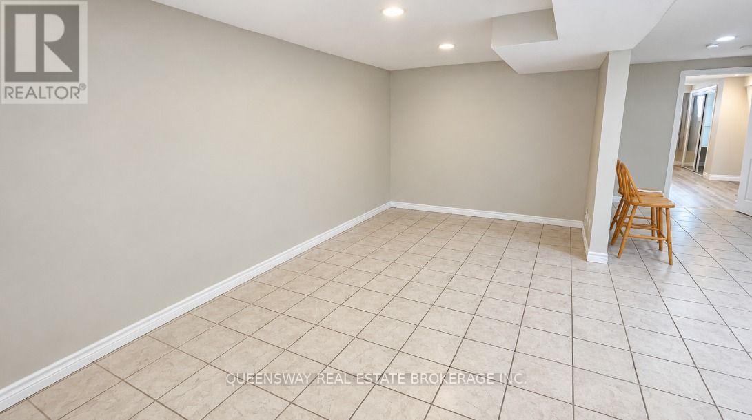 147 Bonham Boulevard, Mississauga, Ontario  L5M 1C9 - Photo 7 - W13884396