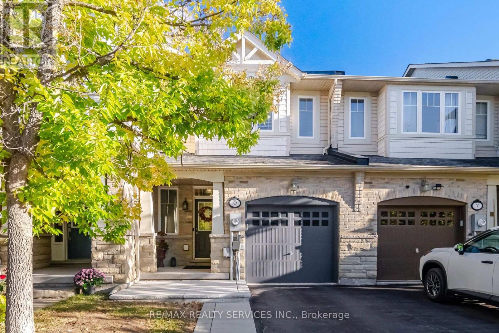 9 Aspenview Avenue, Caledon, Ontario  L7C 3P9 - Photo 5 - W13884422