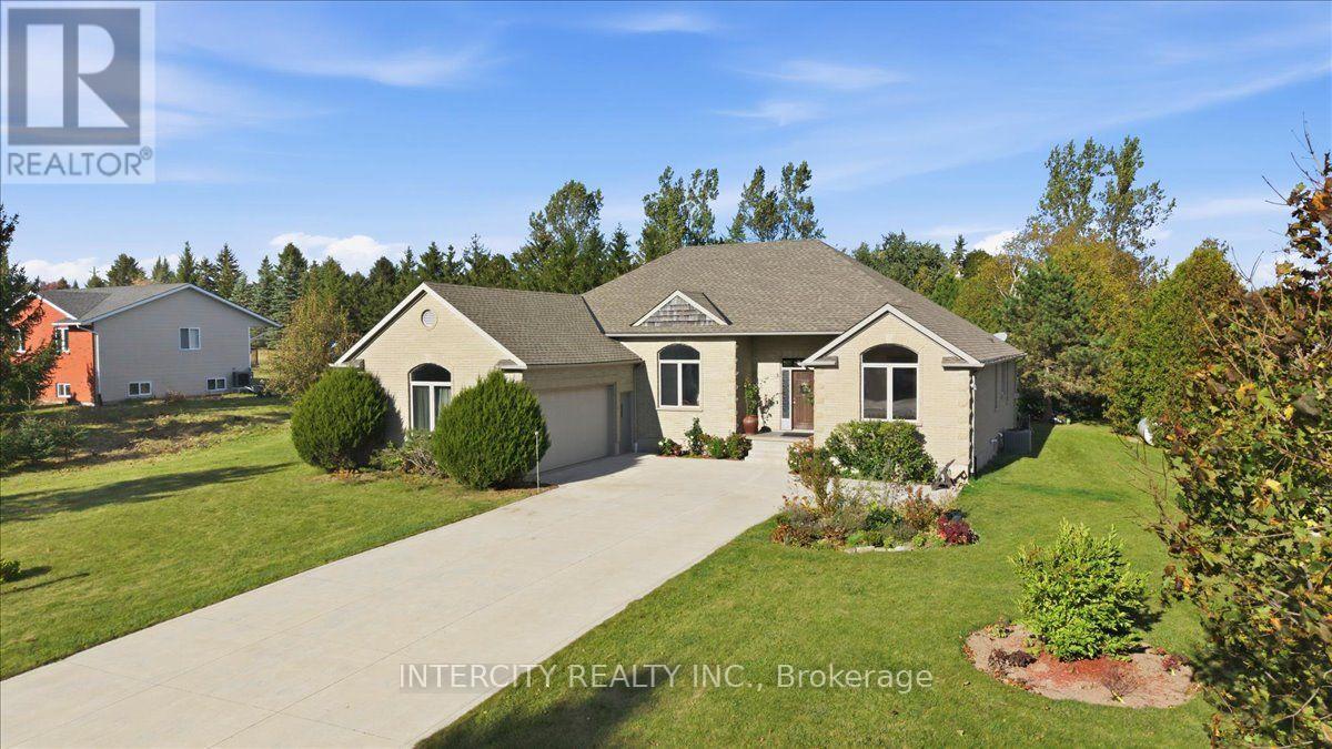 3 Torrance Lane, Centre Wellington, Ontario  N0B 1J0 - Photo 2 - X13884362