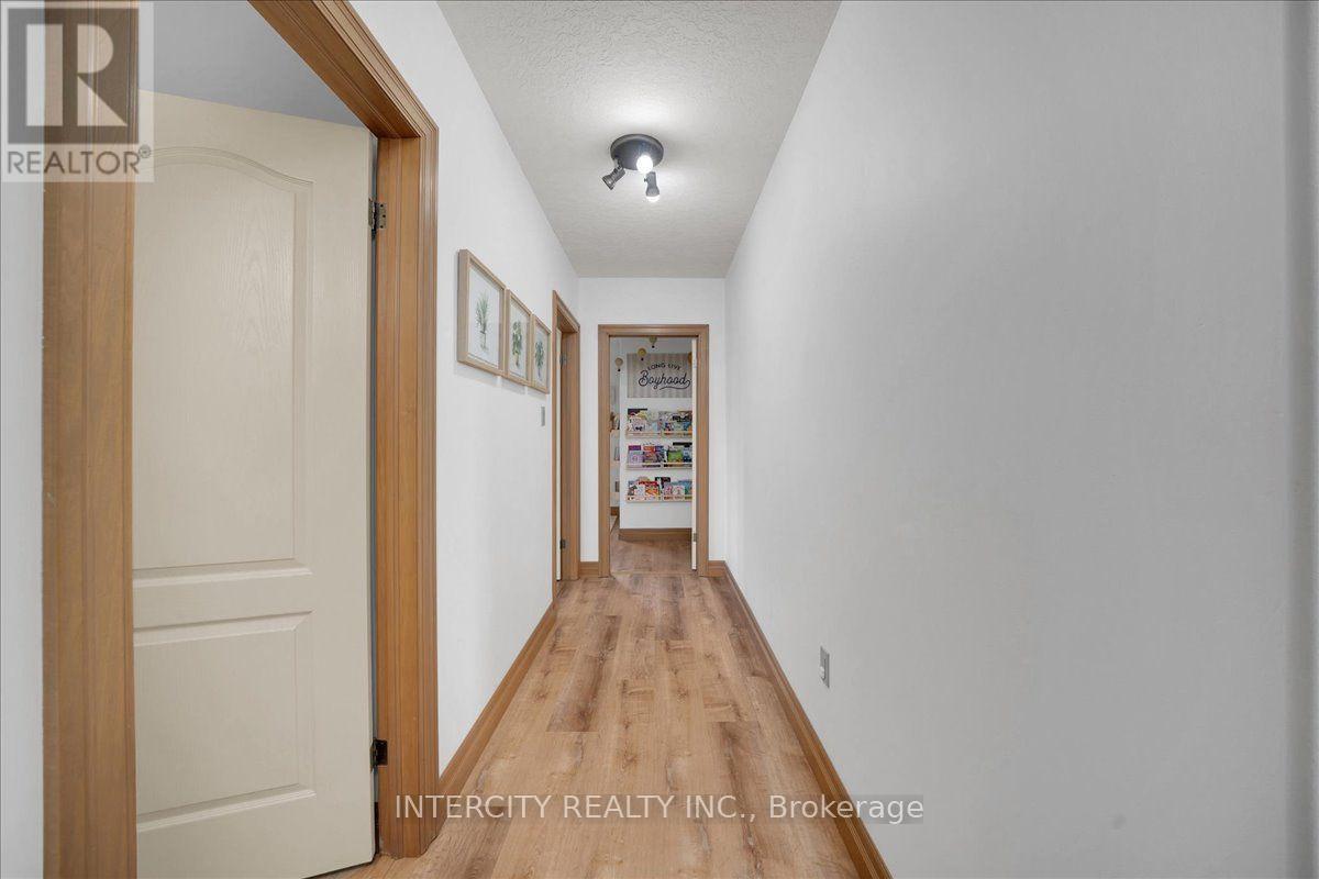 3 Torrance Lane, Centre Wellington, Ontario  N0B 1J0 - Photo 30 - X13884362