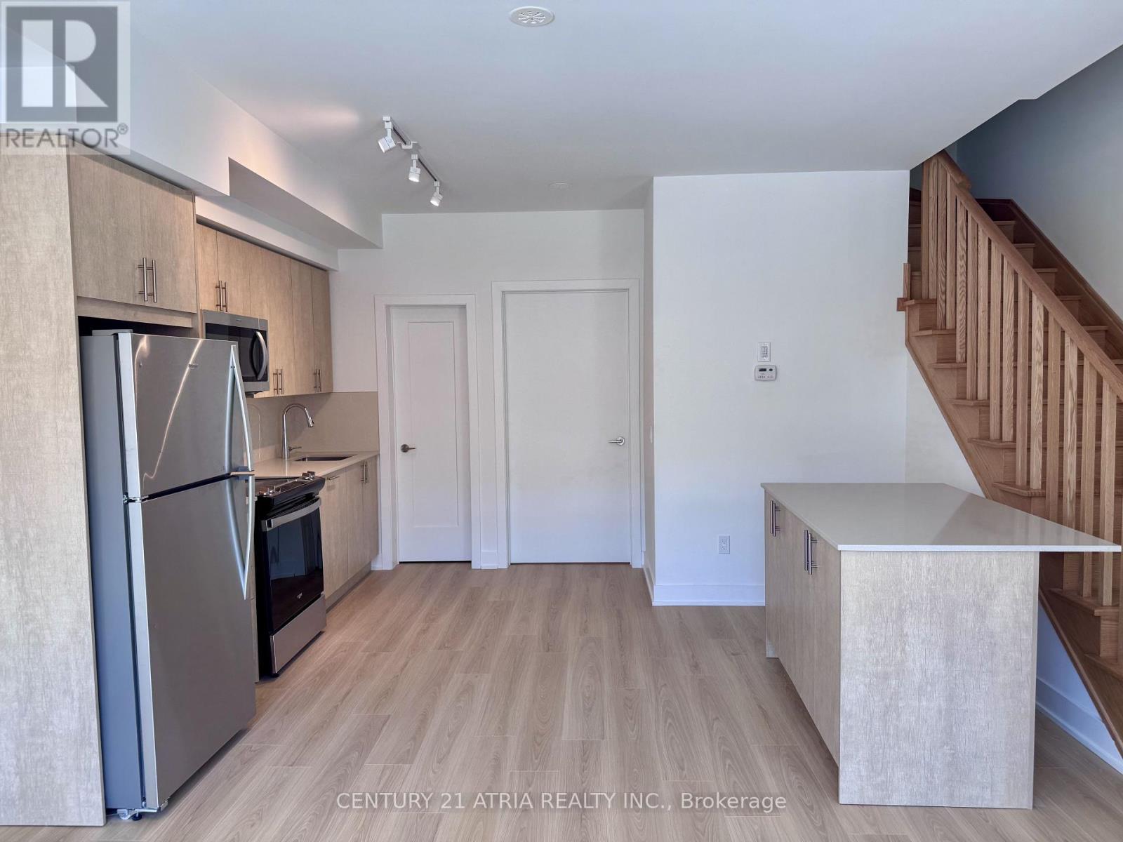 28 Alpine Symphony Path, Oshawa, Ontario  L1L 0W2 - Photo 6 - E13884484