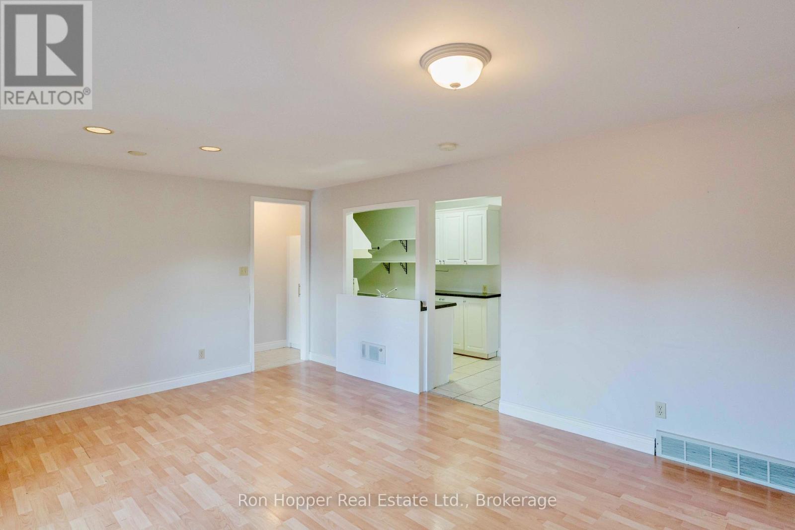 1082 8th Street E, Owen Sound, Ontario  N4K 1M6 - Photo 13 - X13884510
