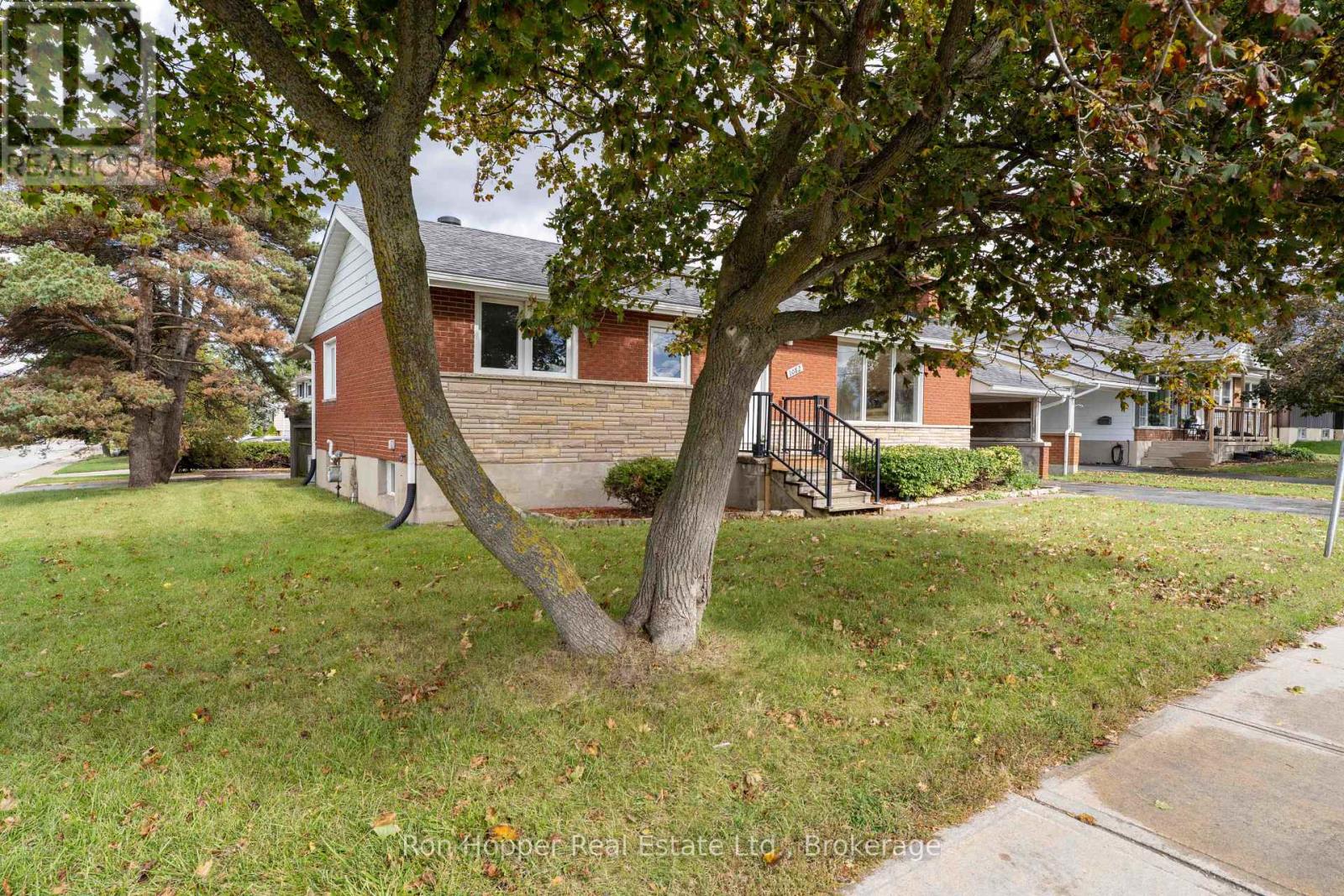 1082 8th Street E, Owen Sound, Ontario  N4K 1M6 - Photo 3 - X13884510