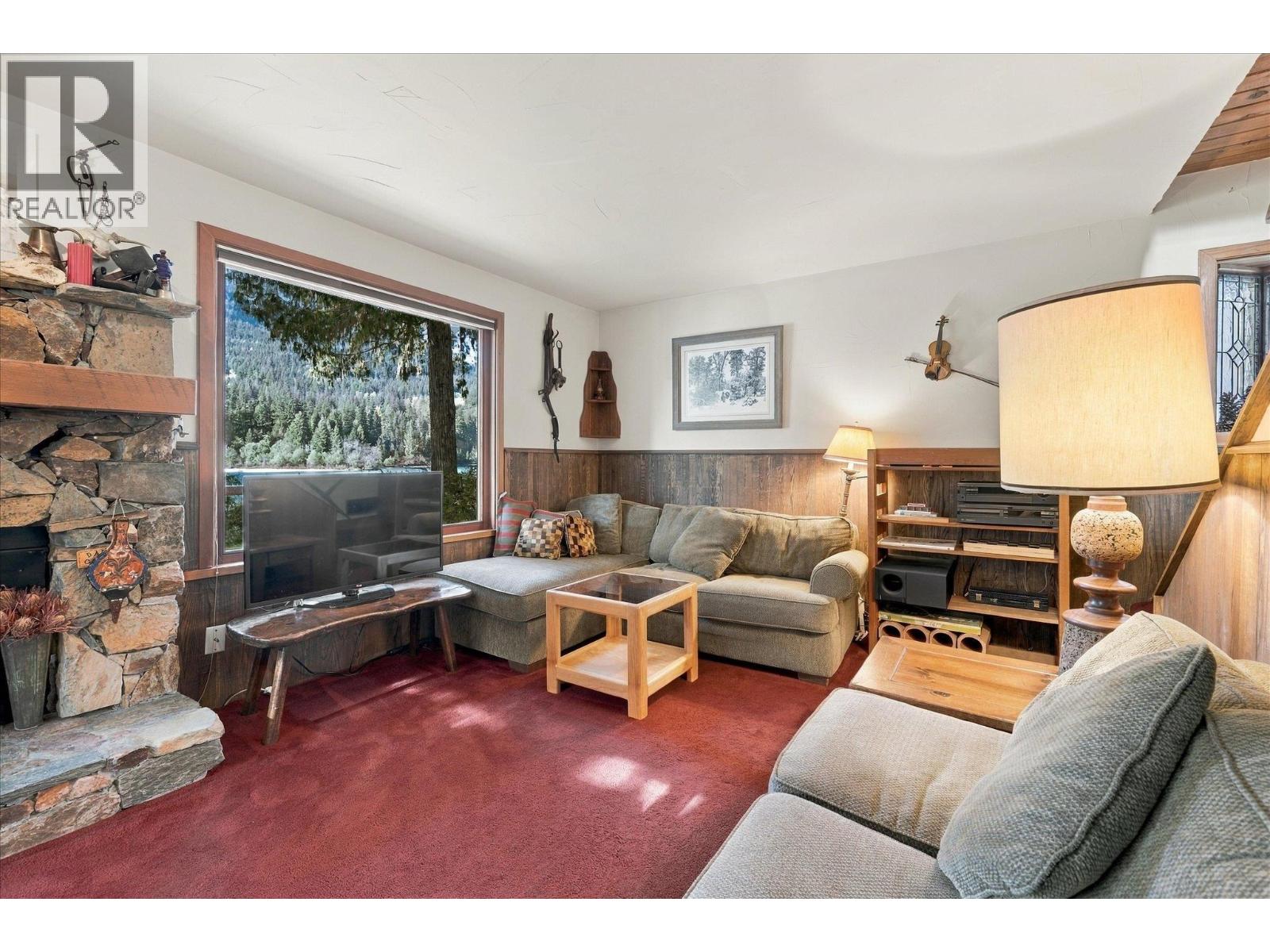 2216 Whistler Ridge, Whistler, British Columbia  V8E 0A9 - Photo 2 - R3174368