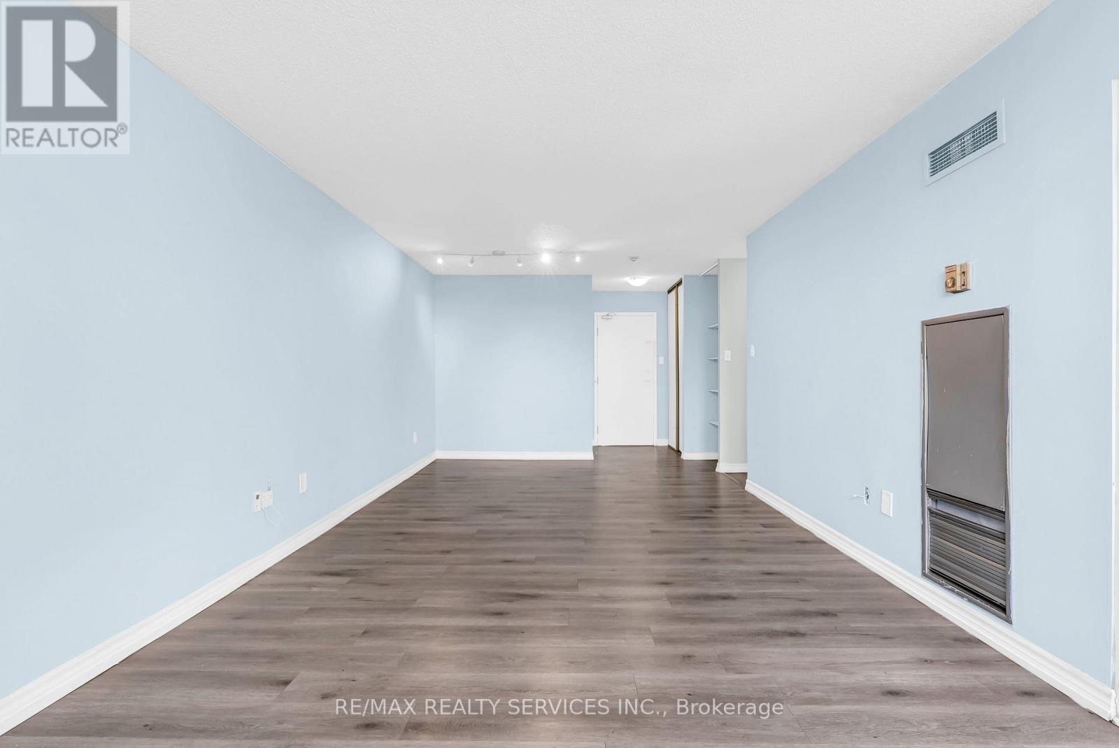 306 - 21 Markbrook Lane N, Toronto (Mount Olive-Silverstone-Jamestown), Ontario  M9V 5E4 - Photo 11 - W13884474