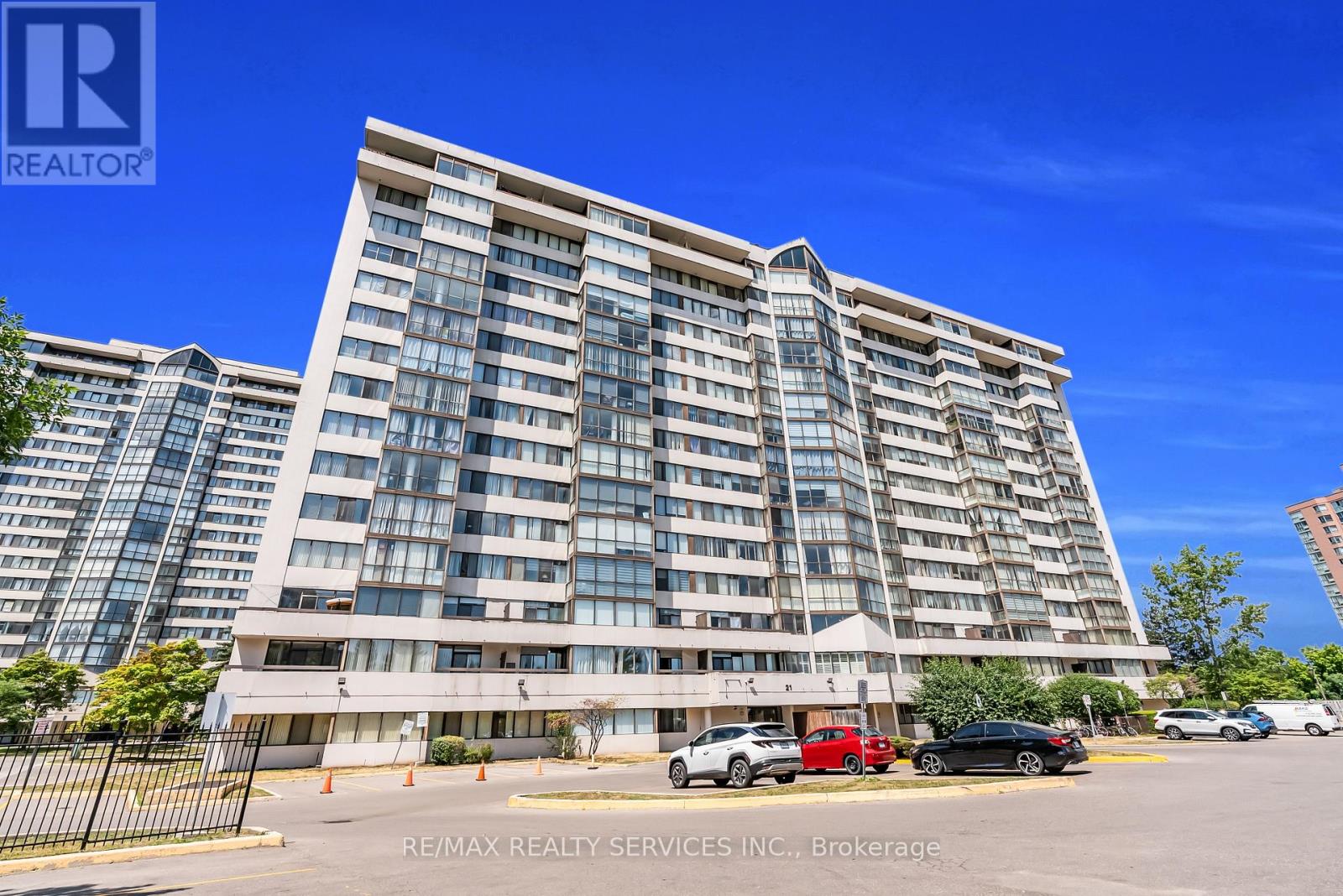 306 - 21 Markbrook Lane N, Toronto (Mount Olive-Silverstone-Jamestown), Ontario  M9V 5E4 - Photo 3 - W13884474