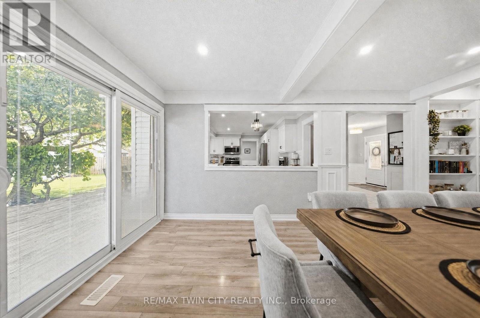 25 Cedarland Drive, Brantford, Ontario  N3R 6G9 - Photo 9 - X13884482