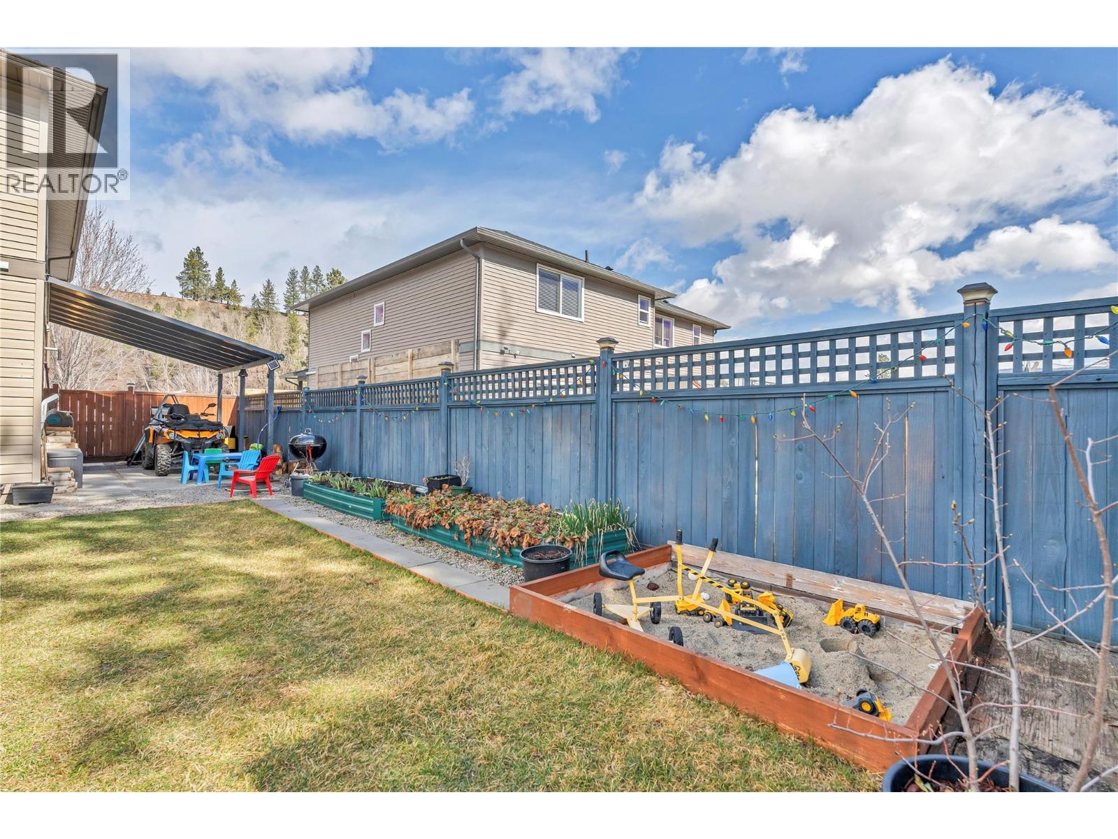 484 SIMILKAMEEN Avenue