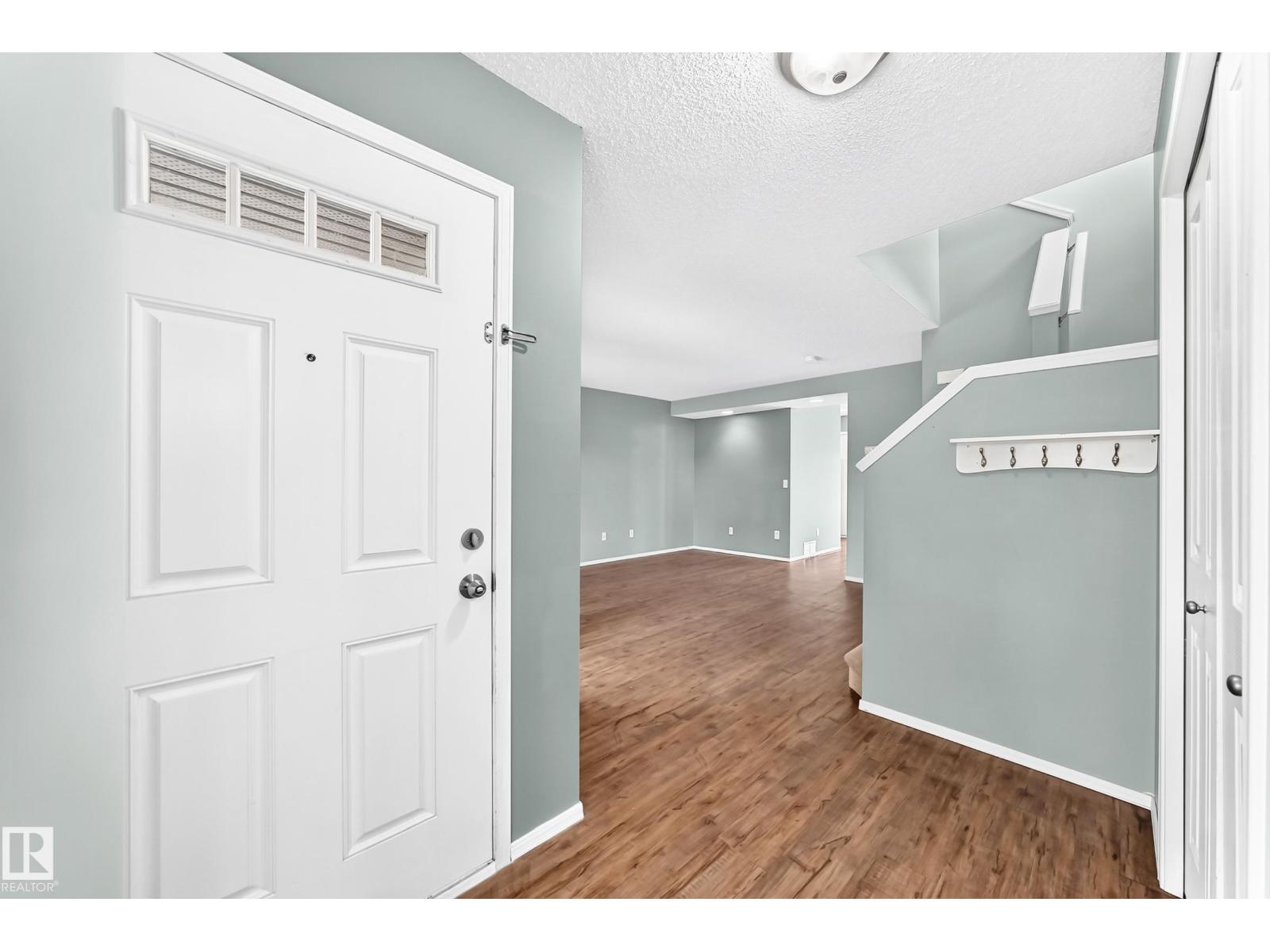 8 SPRUCE VILLAGE WY