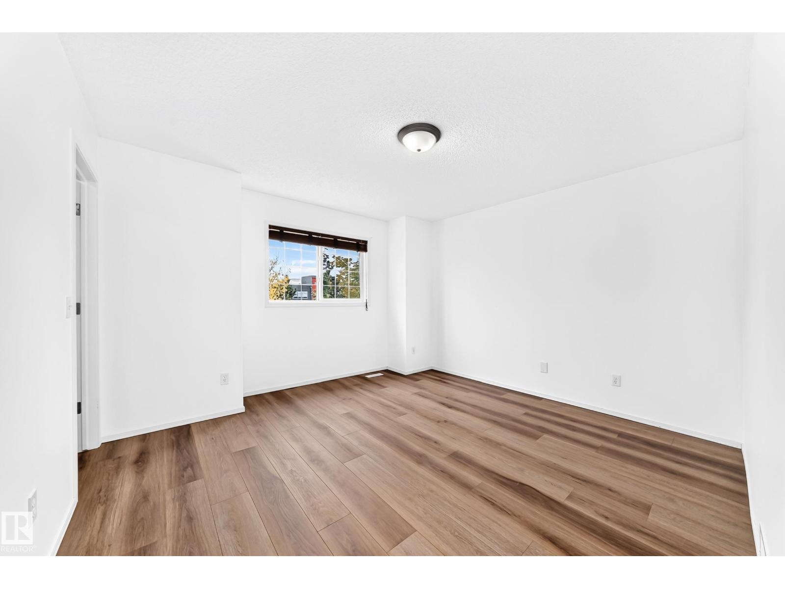 8 SPRUCE VILLAGE WY