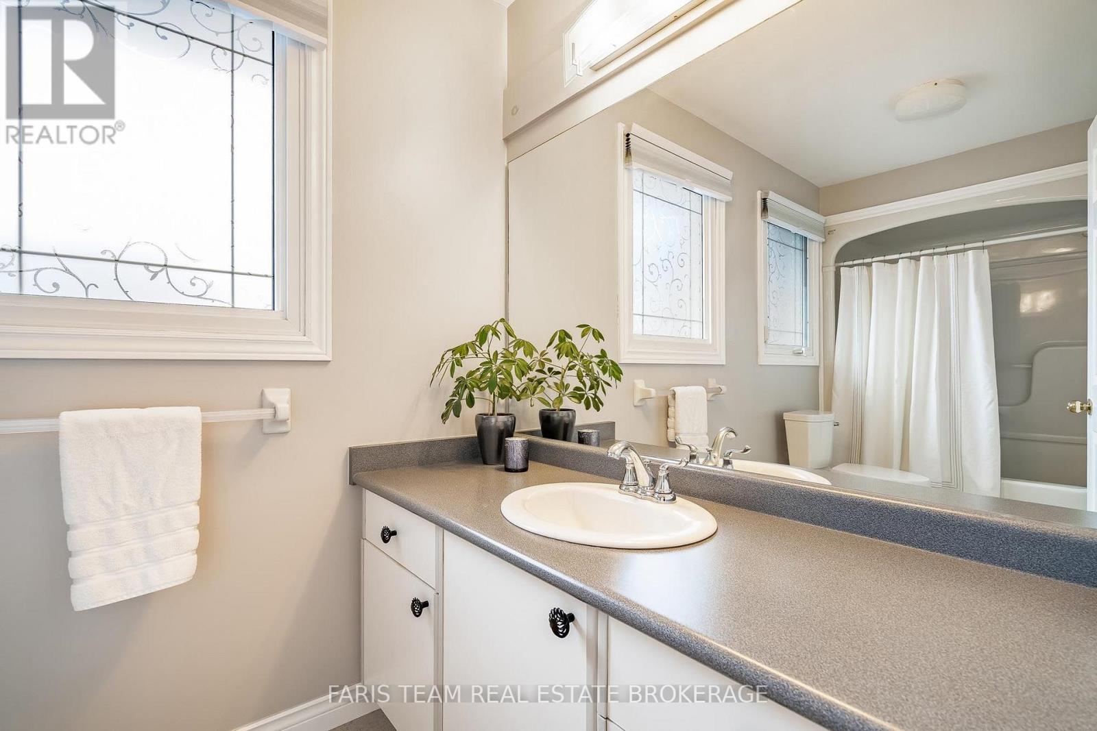4 O'shaughnessy Crescent, Barrie (Holly), Ontario  L4N 7L7 - Photo 20 - S13884570