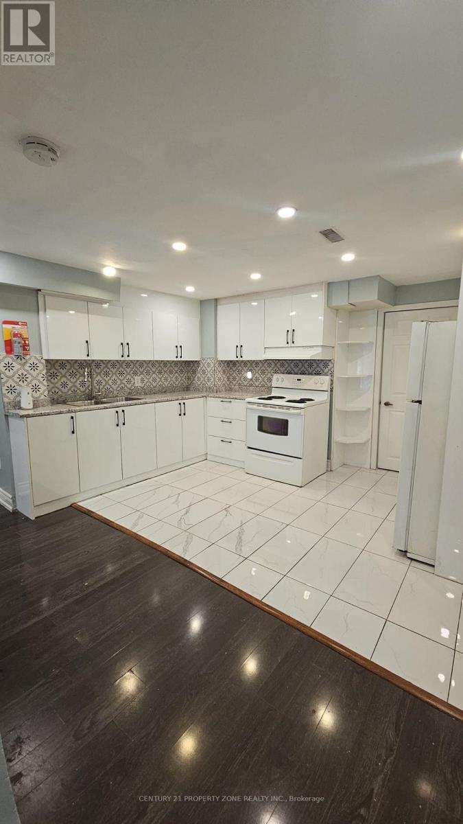 4473 Marshdale Court, Mississauga, Ontario  L5M 4G2 - Photo 19 - W13884532