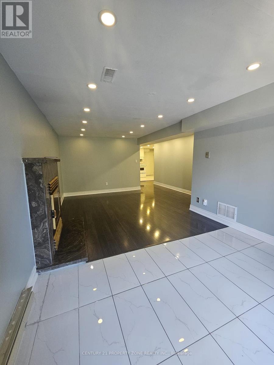 4473 Marshdale Court, Mississauga, Ontario  L5M 4G2 - Photo 5 - W13884532