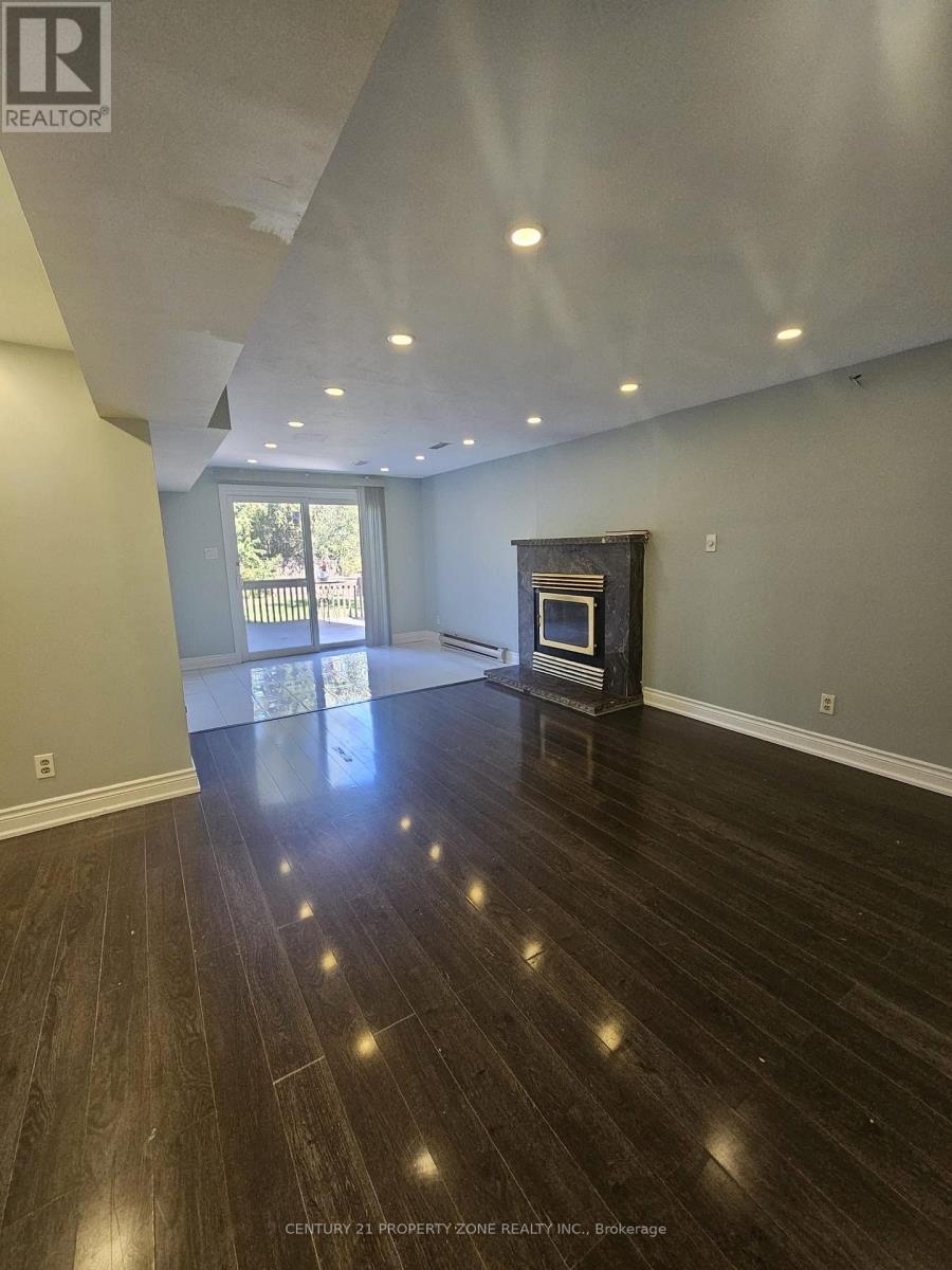 4473 Marshdale Court, Mississauga, Ontario  L5M 4G2 - Photo 7 - W13884532