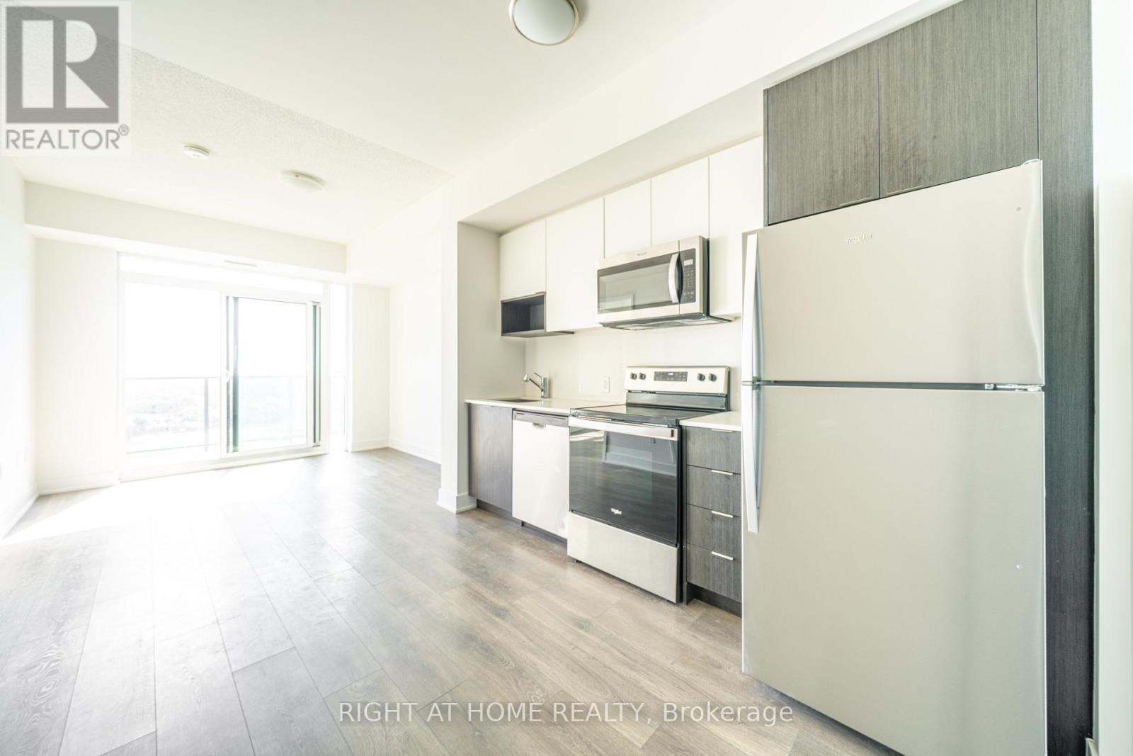 1310 - 204 BURNHAMTHORPE ROAD E, Mississauga, Ontario