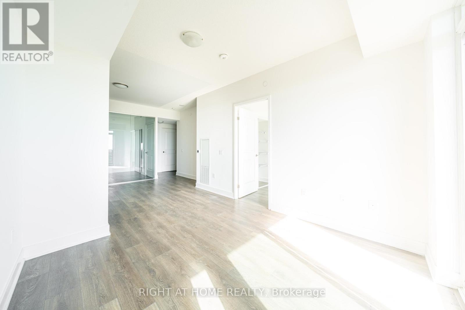 1310 - 204 Burnhamthorpe Road E, Mississauga, Ontario  L5A 0B3 - Photo 10 - W13884366