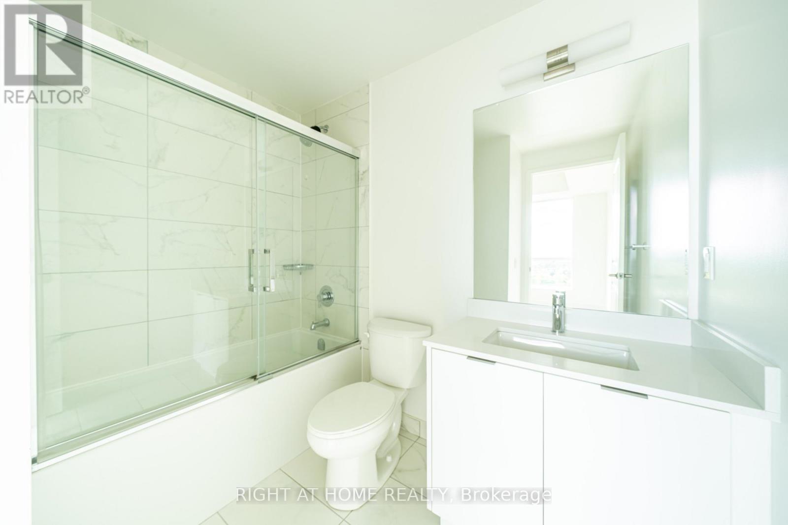 1310 - 204 Burnhamthorpe Road E, Mississauga, Ontario  L5A 0B3 - Photo 15 - W13884366