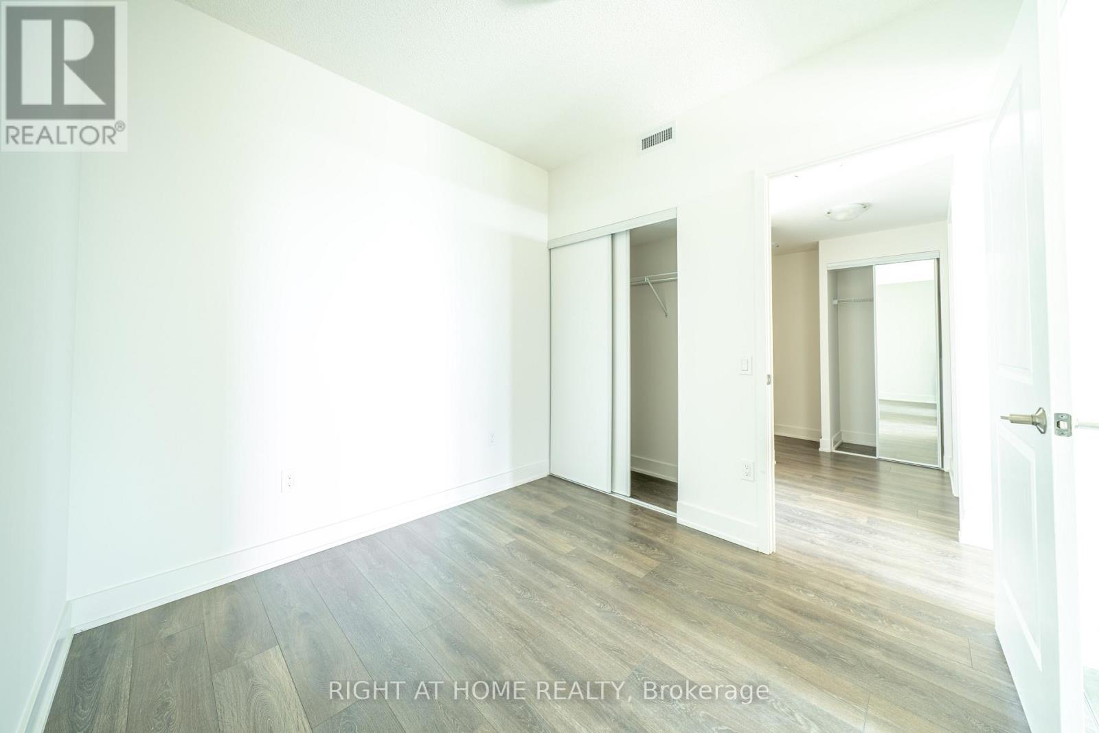 1310 - 204 Burnhamthorpe Road E, Mississauga, Ontario  L5A 0B3 - Photo 17 - W13884366