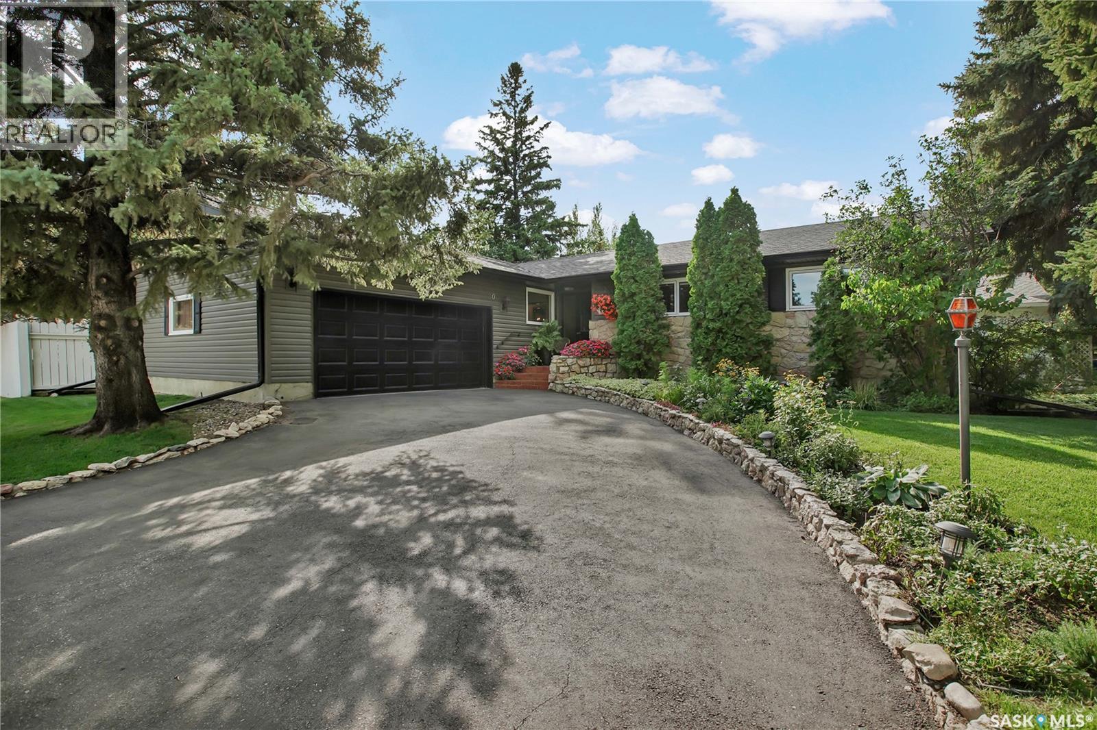 30 Yale Crescent, Saskatoon, Saskatchewan  S7H 3P7 - Photo 1 - SK048078