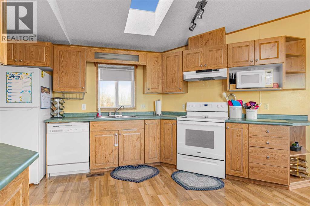 721015 Range Road 30 Rural Grande Prairie No. 1, County of Alberta Canada T0H0G0 5