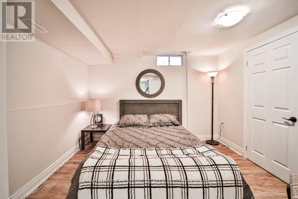 427 Crossland Gate, Newmarket, Ontario  L3X 1B9 - Photo 5 - N13876660