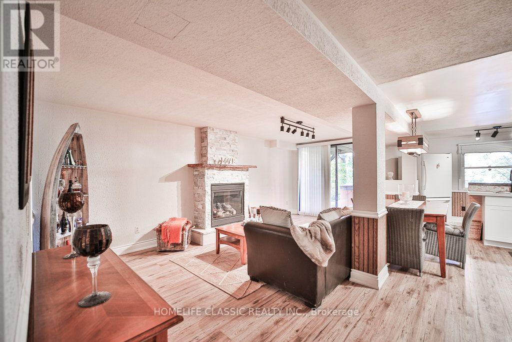 427 Crossland Gate, Newmarket, Ontario  L3X 1B9 - Photo 9 - N13876660