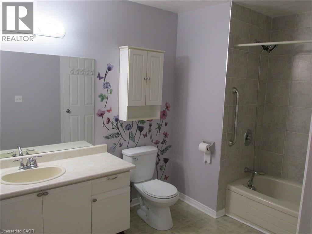5 Niagara Street Unit# 203, Grimsby, Ontario  L3M 5A3 - Photo 12 - 40868456