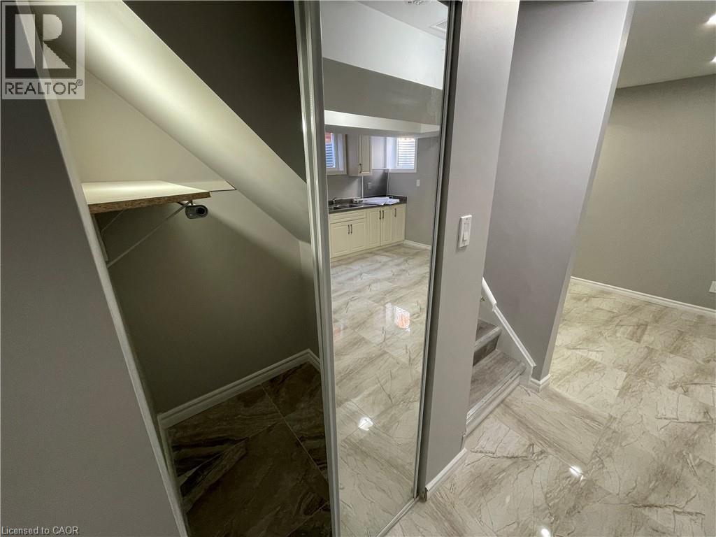 3274 Apricot Street Unit# Lower, Mississauga, Ontario  L5N 8B1 - Photo 2 - 40870514