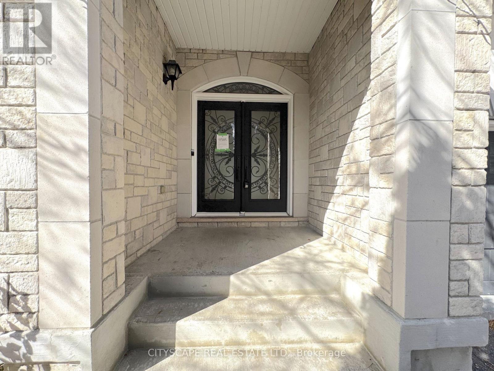 4 Serviceberry Crescent, Brampton, Ontario  L6P 2J7 - Photo 5 - W13884604
