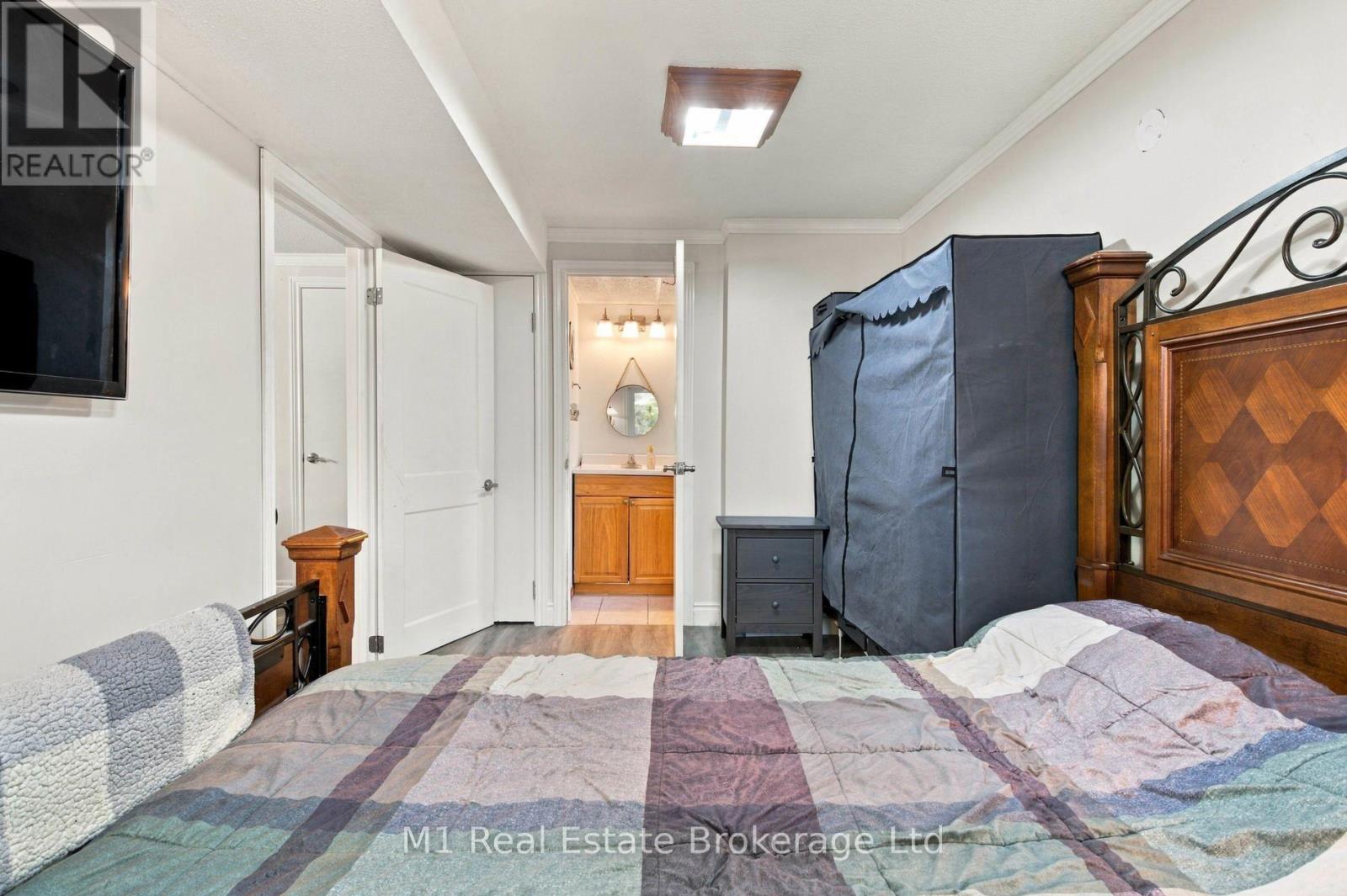 166 Natchez Road, Kitchener, Ontario  N2B 3L2 - Photo 29 - X13884646