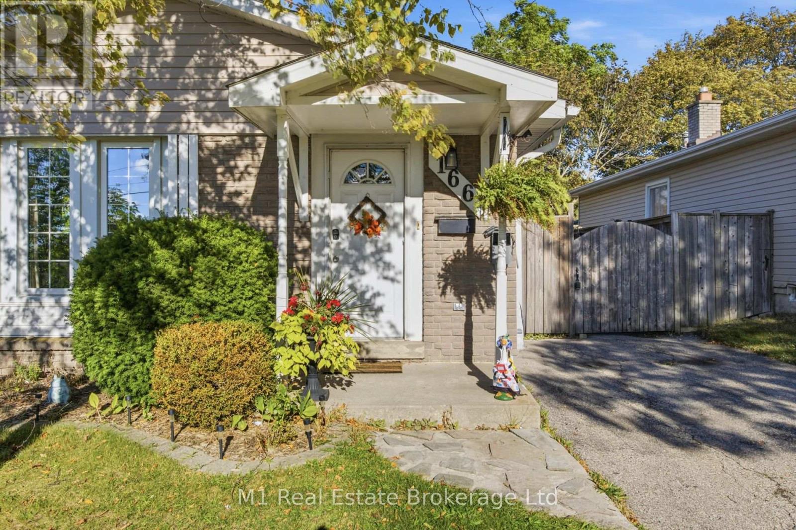 166 Natchez Road, Kitchener, Ontario  N2B 3L2 - Photo 4 - X13884646