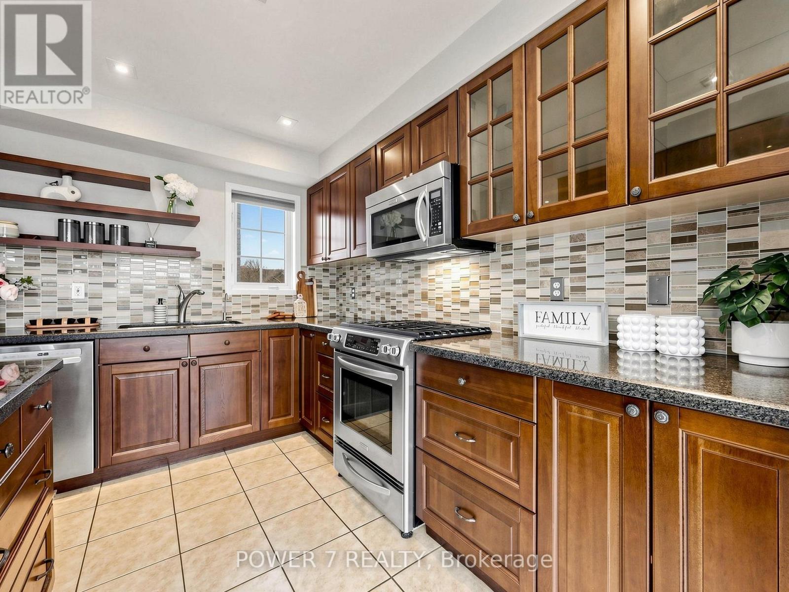 61 Millcliff Circle, Aurora, Ontario  L4G 7N9 - Photo 15 - N13884672