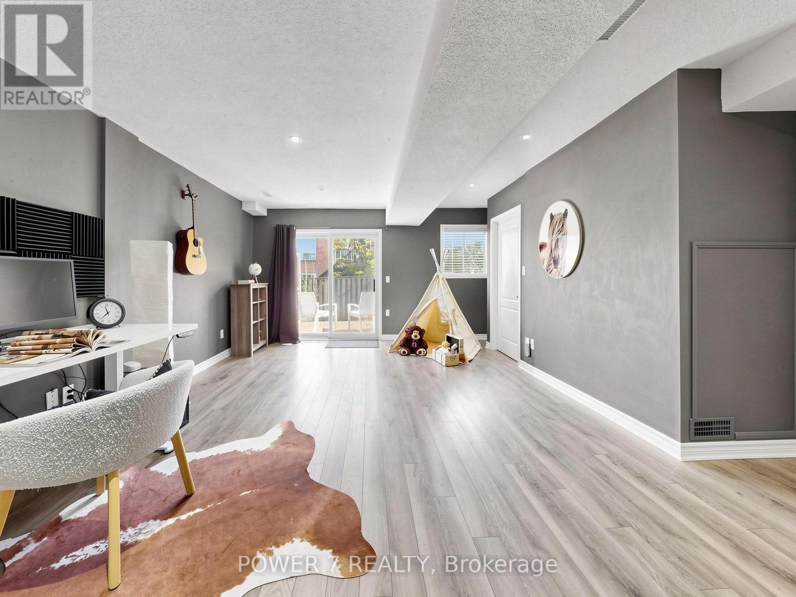 61 Millcliff Circle, Aurora, Ontario  L4G 7N9 - Photo 35 - N13884672
