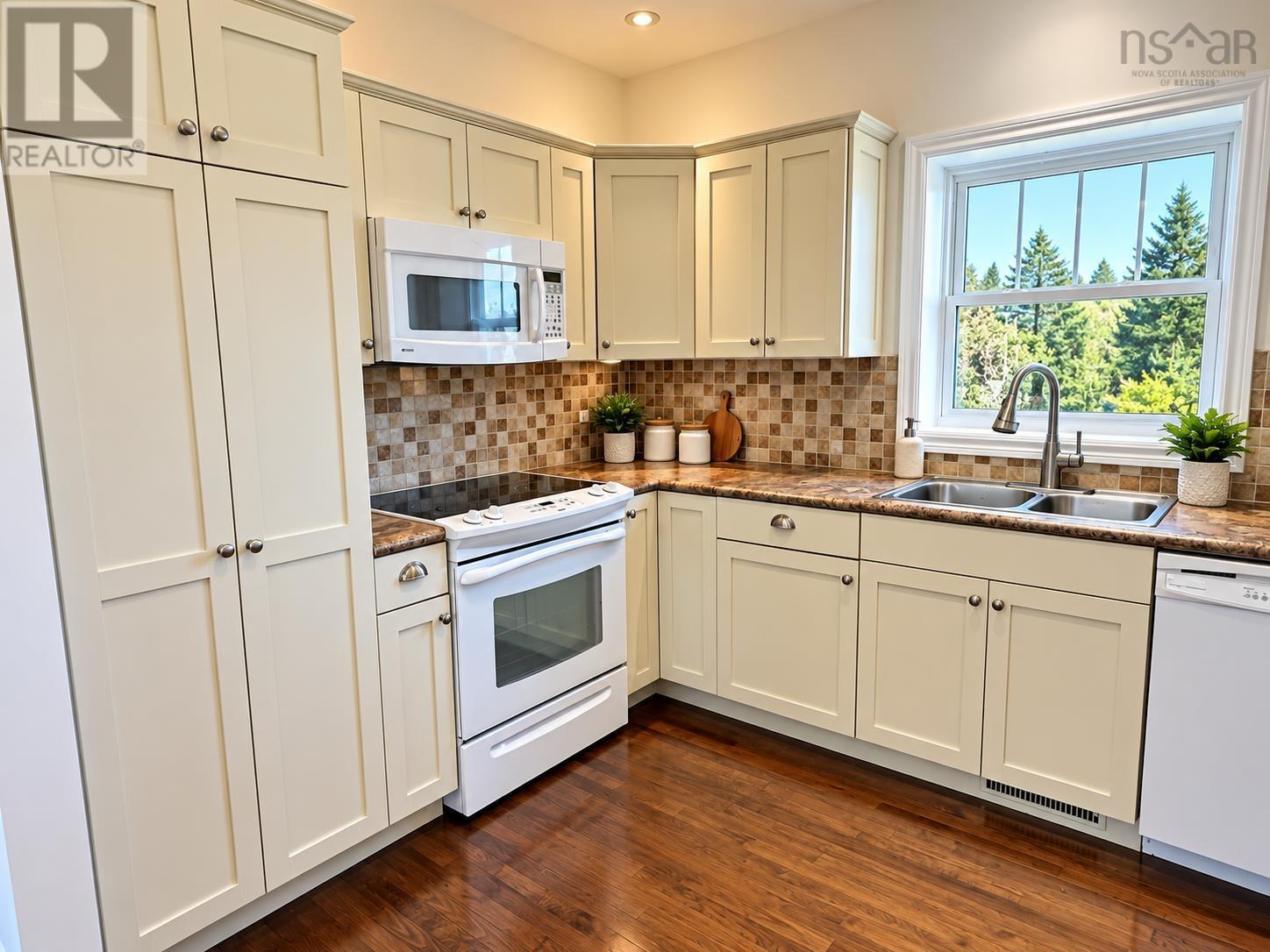 44 Eagle Head Wharf Road Eagle Head Nova Scotia Canada B0J1H0 4
