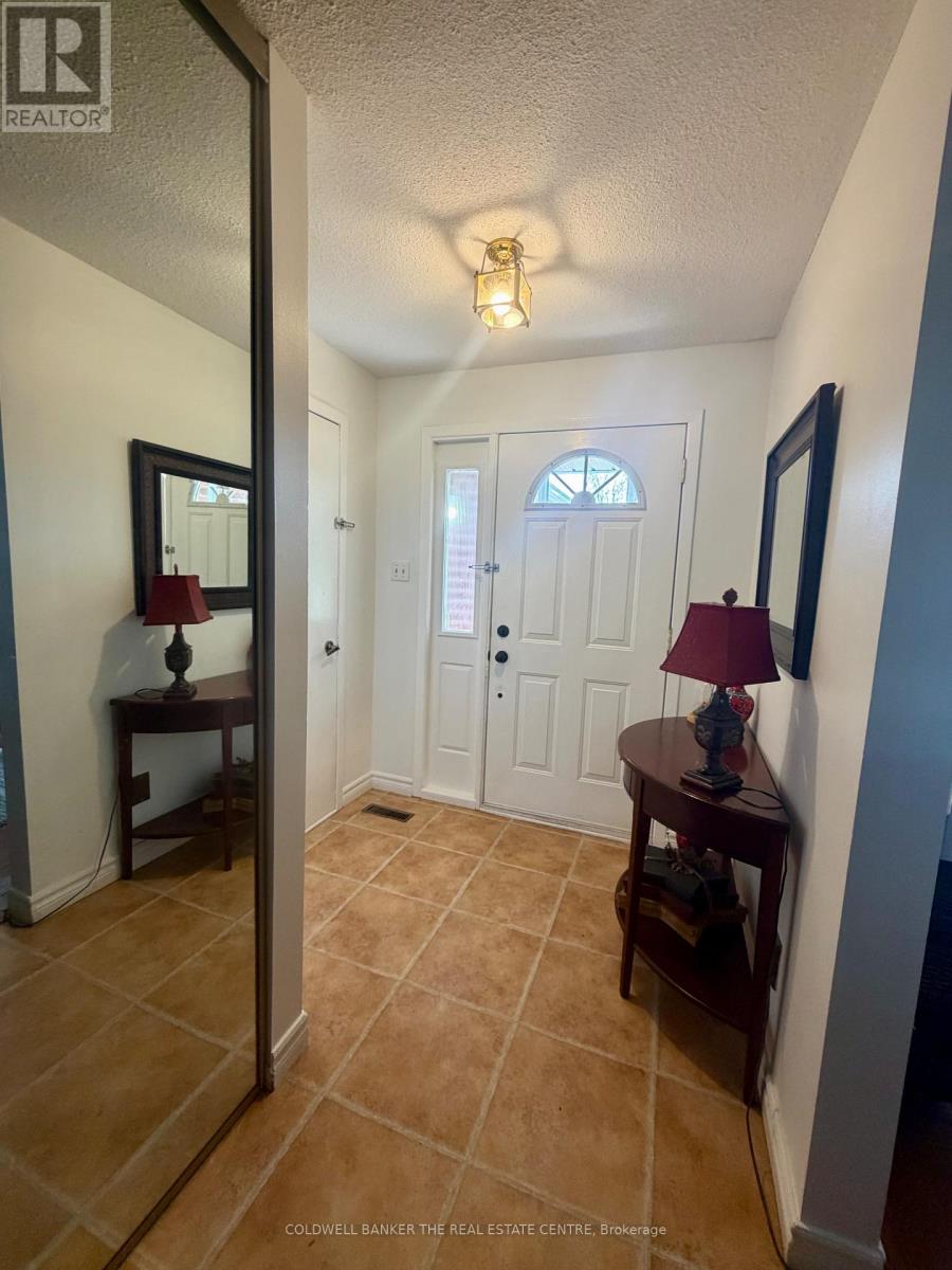 59 Pepler Place, Barrie, Ontario  L4N 5E3 - Photo 4 - S13881712
