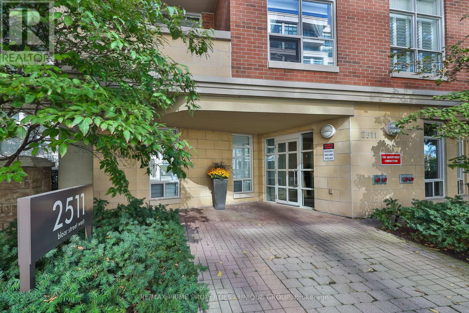 202 - 2511 Bloor Street W, Toronto, Ontario  M6S 5A6 - Photo 3 - W13884694