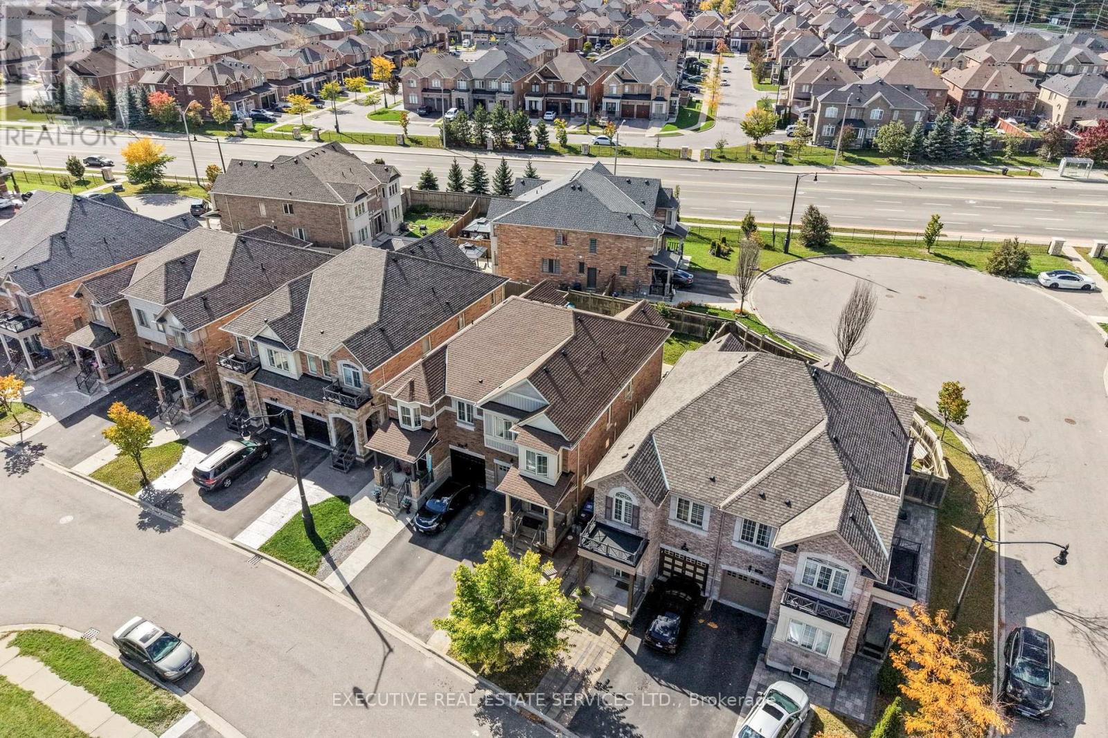 52 Bernadino Street, Brampton, Ontario  L6P 4G1 - Photo 2 - W13884722