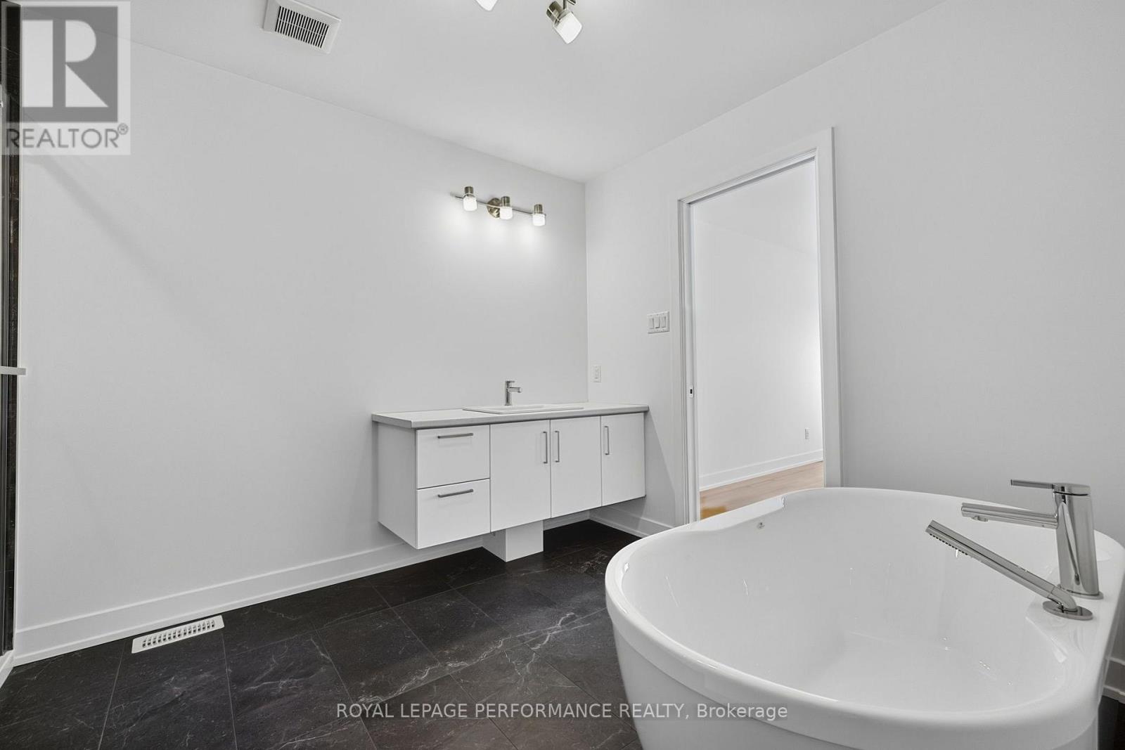 2400 Gray Crescent, Clarence-Rockland, Ontario  K4K 0H3 - Photo 20 - X13787858