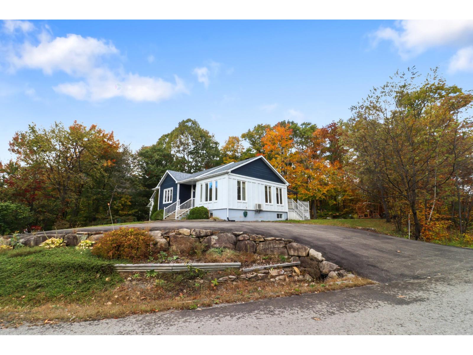 108 Rue Rémi-Simon Sainte-Sophie Quebec Canada J5J2Y9 2