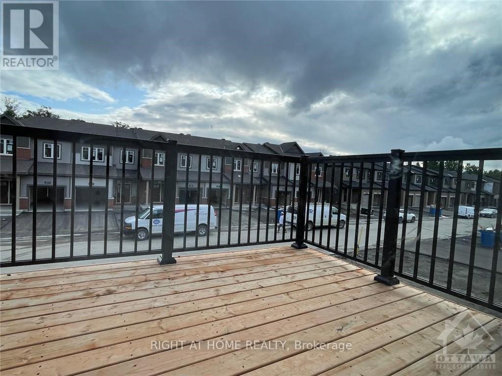 278 Elsie Macgill Walk, Ottawa, Ontario  K2W 0L2 - Photo 6 - X13884770