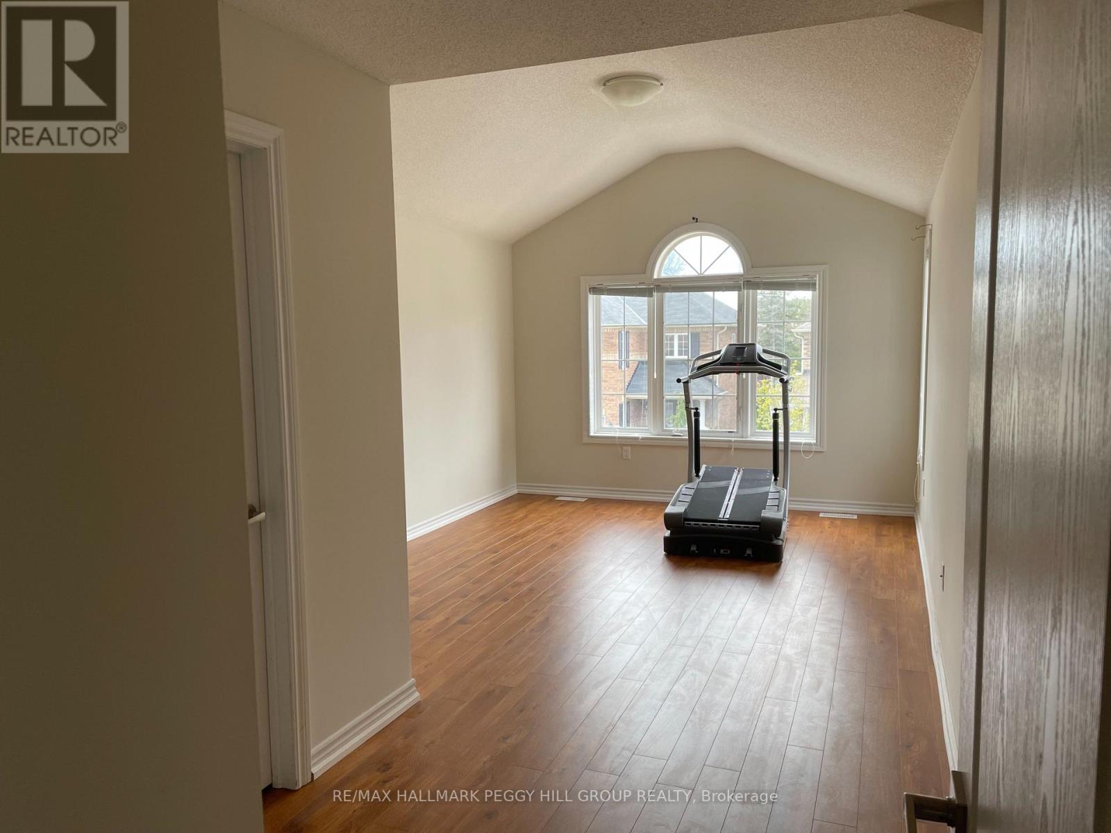 20 Crew Court, Barrie (Ardagh), Ontario  L4N 5S4 - Photo 4 - S13884736