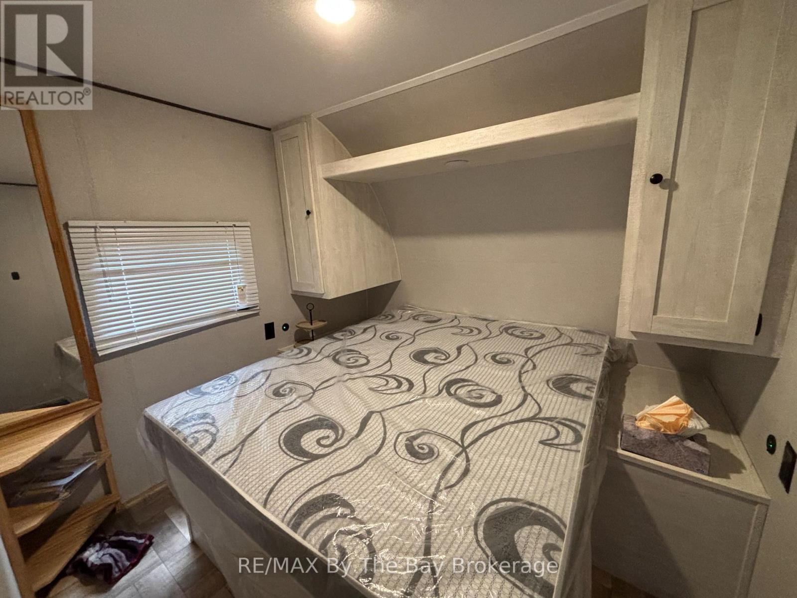 242 - 85 Theme Park Drive, Wasaga Beach, Ontario  L9Z 1X7 - Photo 11 - S13884748