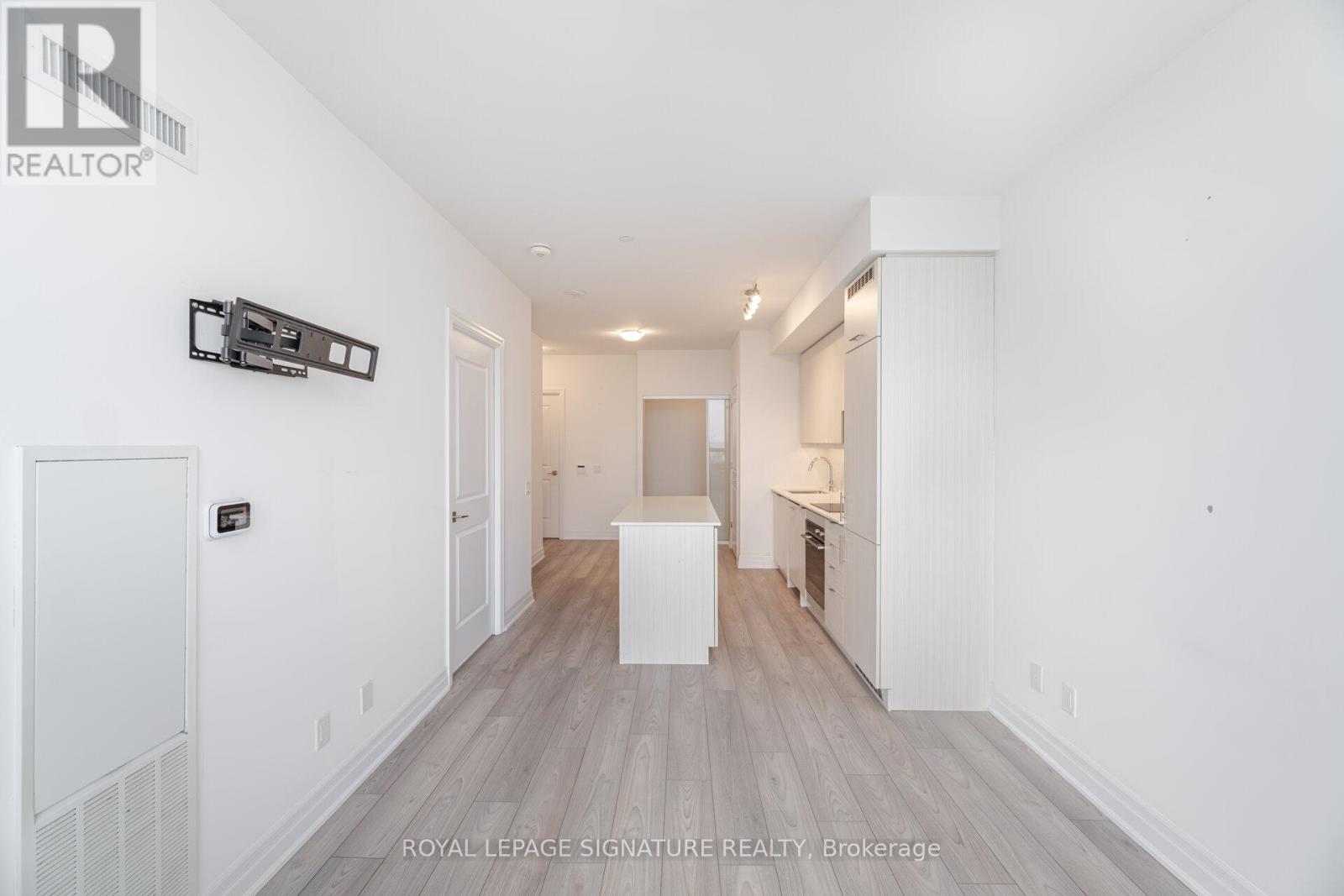3007 - 36 ELM DRIVE