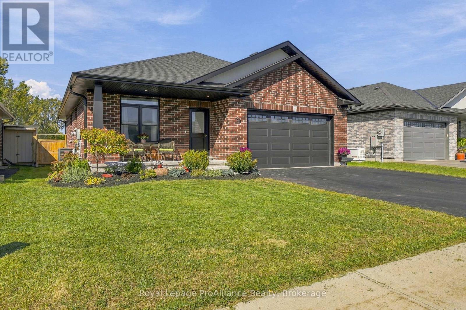 28 Aberdeen Street W, Stirling-Rawdon, Ontario  K0K 3E0 - Photo 2 - X13884860