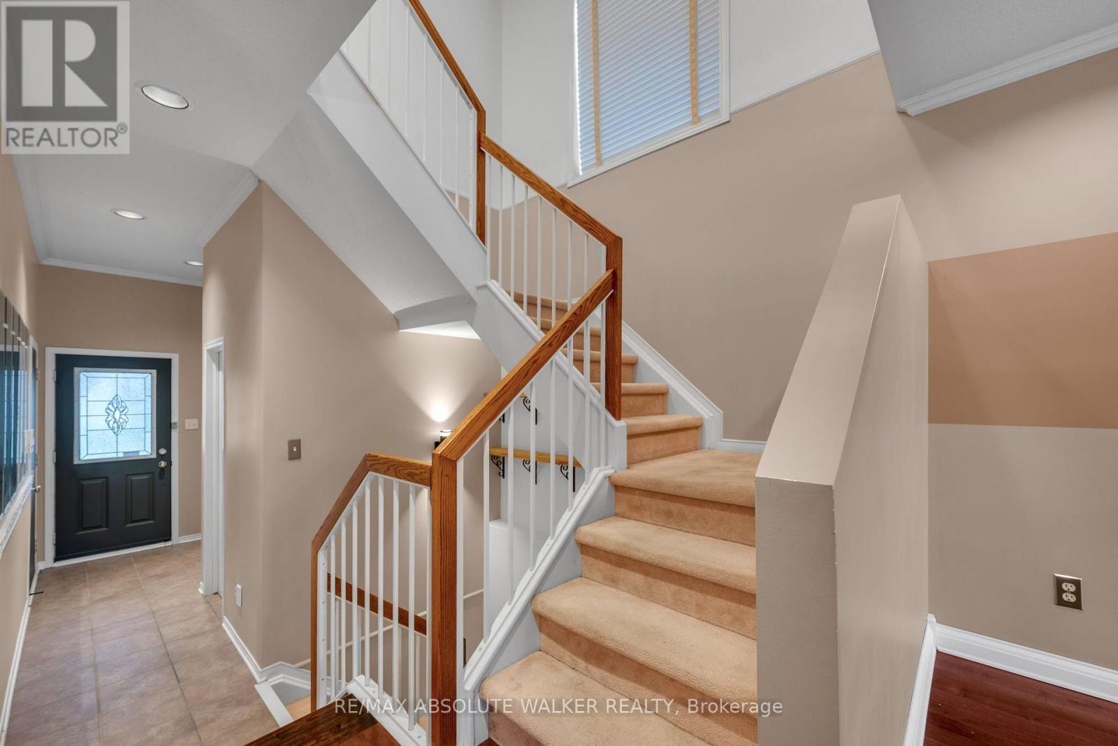6376 Sablewood Place, Ottawa, Ontario  K1C 7M3 - Photo 4 - X13884818