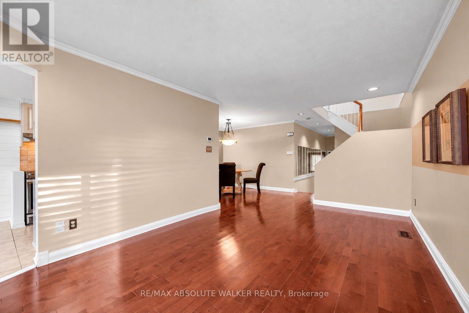 6376 Sablewood Place, Ottawa, Ontario  K1C 7M3 - Photo 9 - X13884818