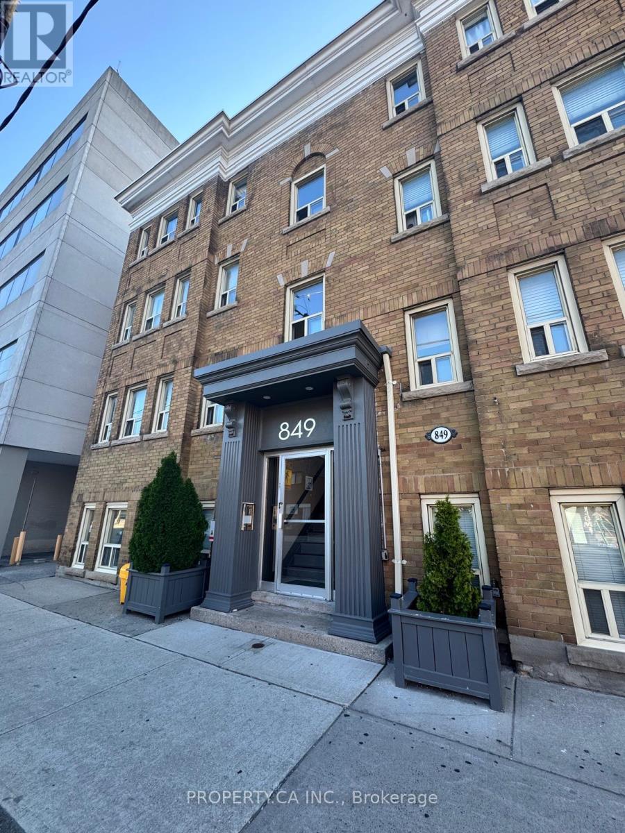 28 - 849 BROADVIEW AVENUE E
