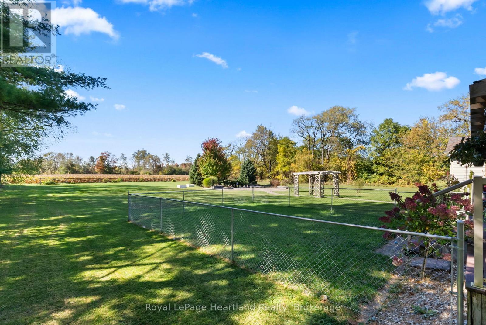 2044 Alma Street S, Howick, Ontario  N0G 1X0 - Photo 10 - X13884816