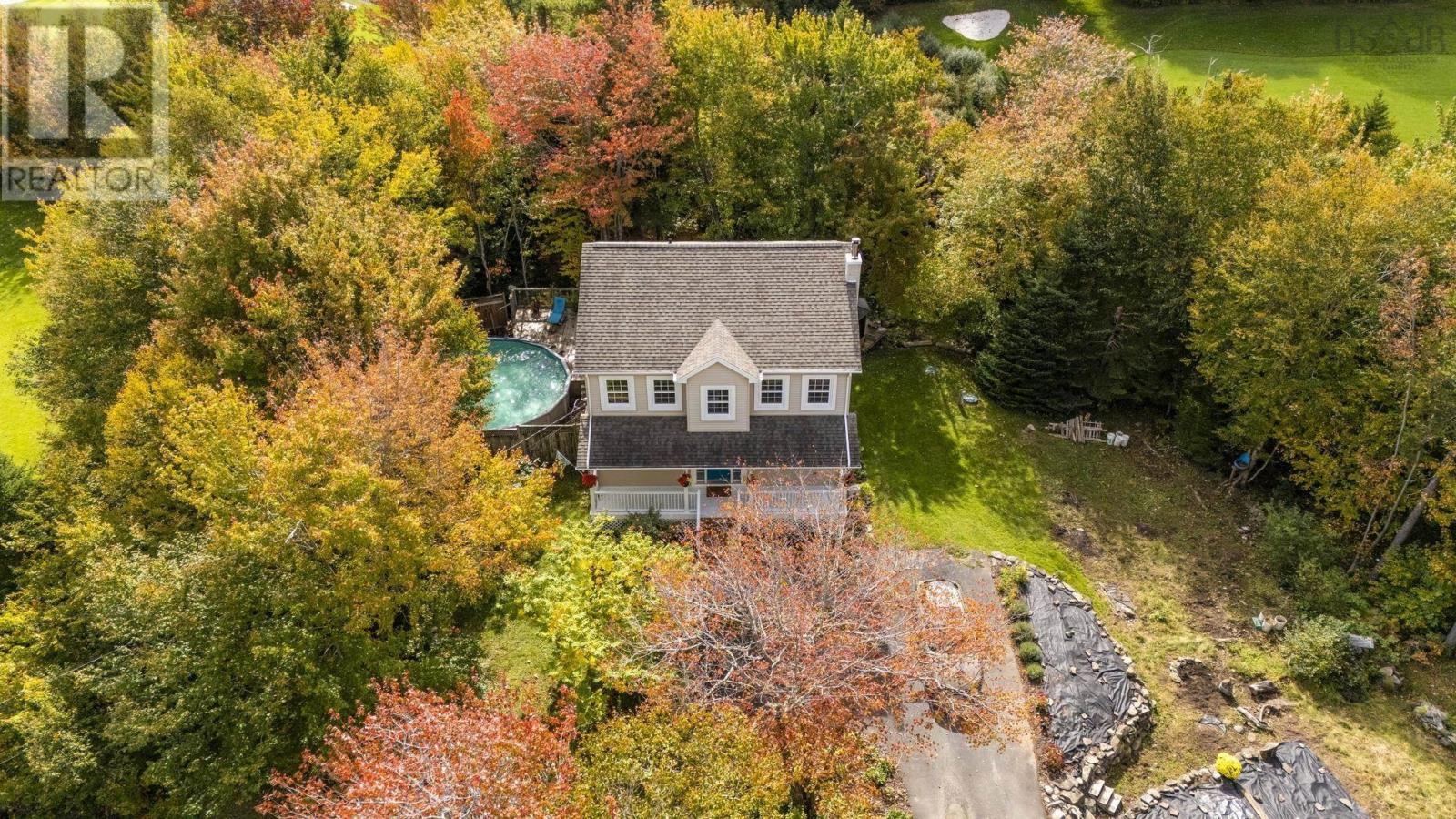 88 Lochmoor Lane, Dartmouth, Nova Scotia  B2W 6C8 - Photo 1 - 202614316