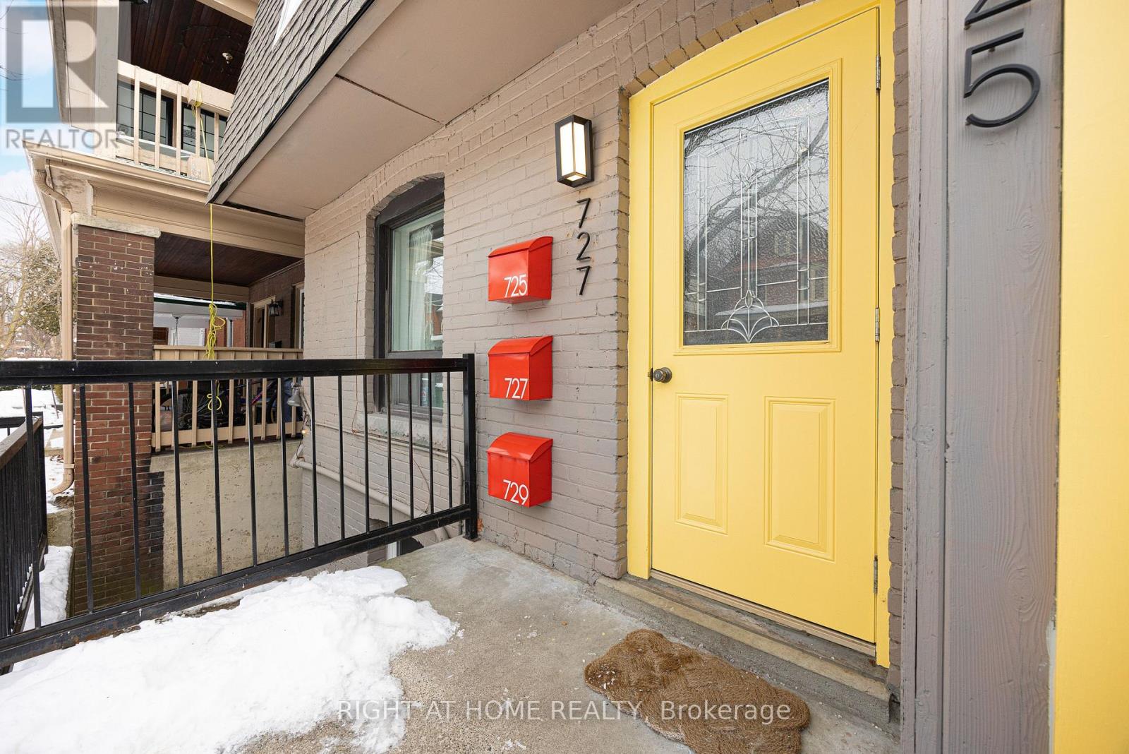 725 Indian Road, Toronto, Ontario  M6P 2E2 - Photo 13 - W13884804